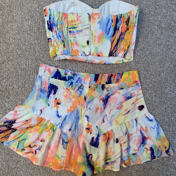 LF Two-Piece Set - Picture 2 of 2